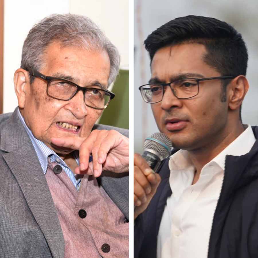 (বাঁ দিকে) অমর্ত্য সেন। অভিষেক বন্দ্যোপাধ্যায় (ডান দিকে)।