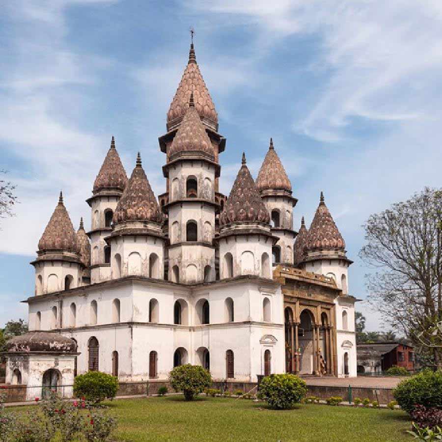 হংসেশ্বরী মন্দির।