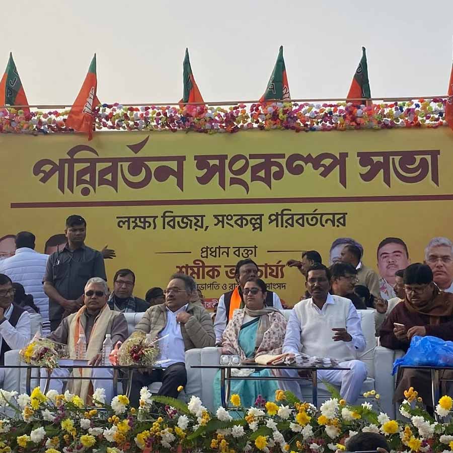 Dilip Ghosh back in BJP main stream, shares dais with Samik Bhattacharya