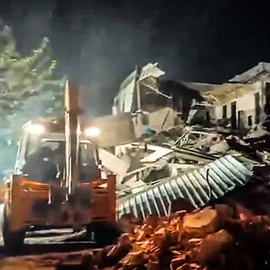 Stones thrown at cops during Delhi demolition drive