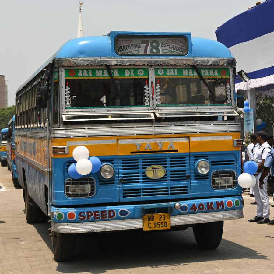 Commuters suffer as government and private buses in Kolkata decrease