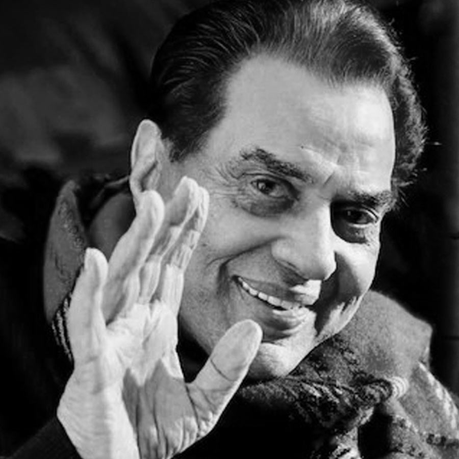 Dharmendra Struggle to stand dance on 3 am on ikkis set revealed choreographer vijay ganguly dgtl