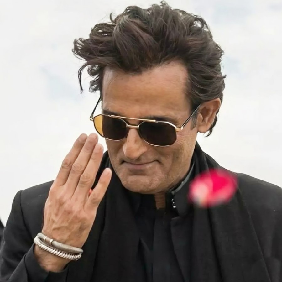 সারা দিনের রুটিন জানালেন অক্ষয় খান্না!