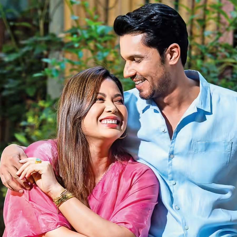 (বাঁ দিকে) লিন লৈশরাম , (ডান দিকে) রণদীপ হুডা।