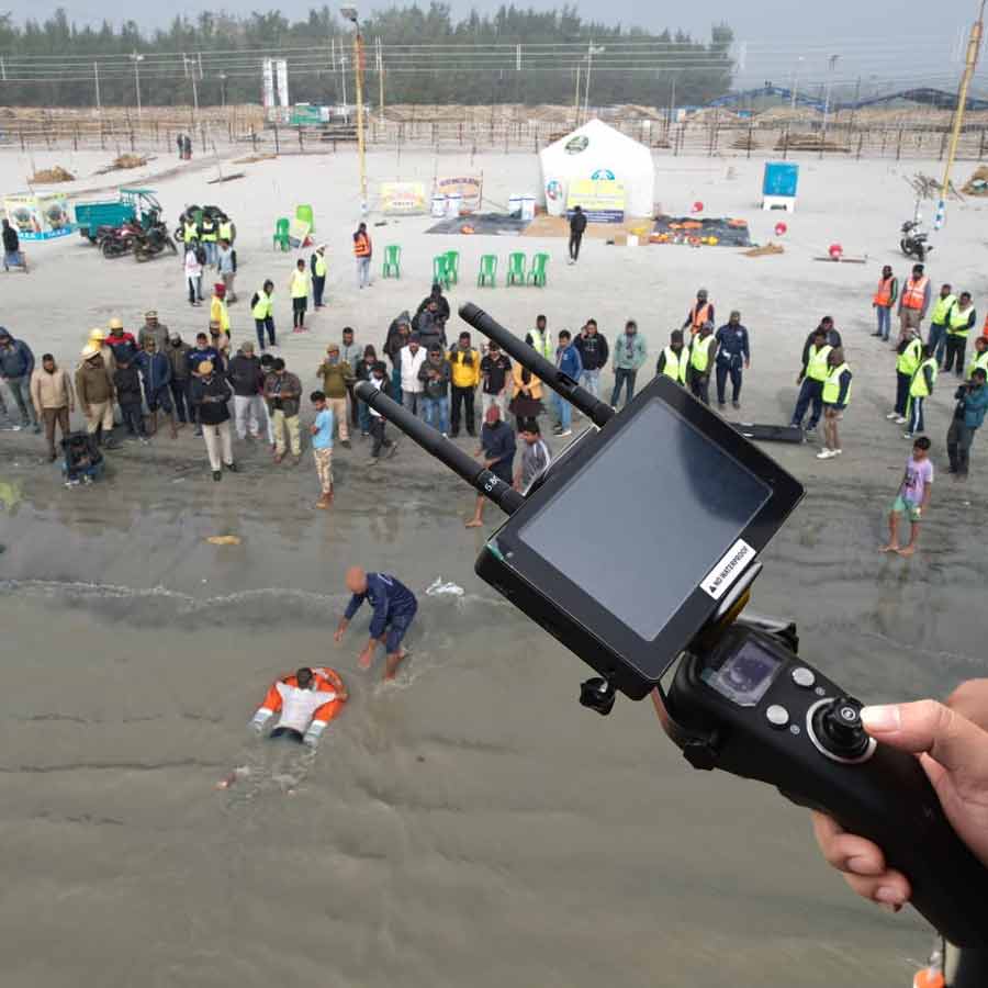 remote controlled lifebuoy drone