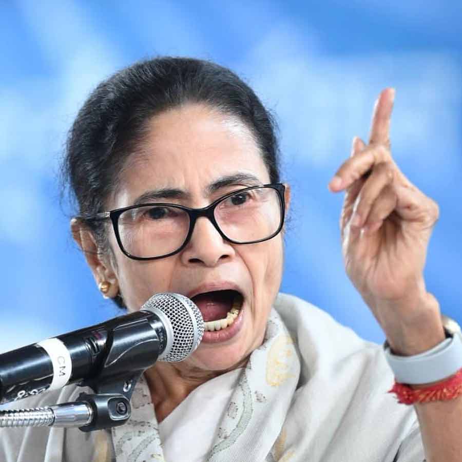 CM Mamata banerjee comes out of IPAC office in Salt Lake dgtl