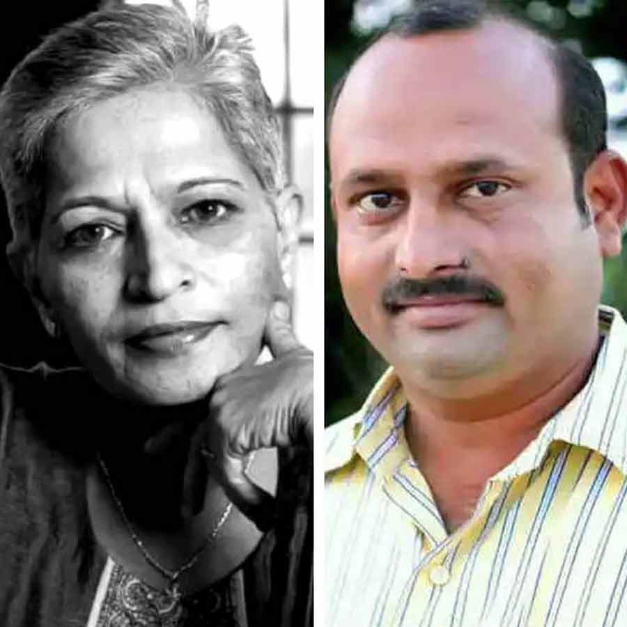 (বাঁদিকে) গৌরী লঙ্কেশ এবং শ্রীকান্ত পানগড়কর (ডানদিকে)।