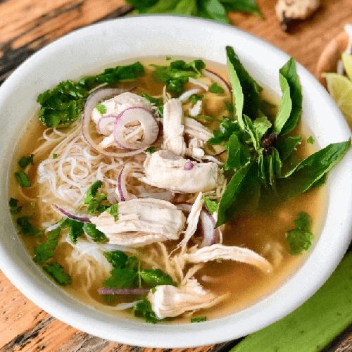 চিকেন ফো ।