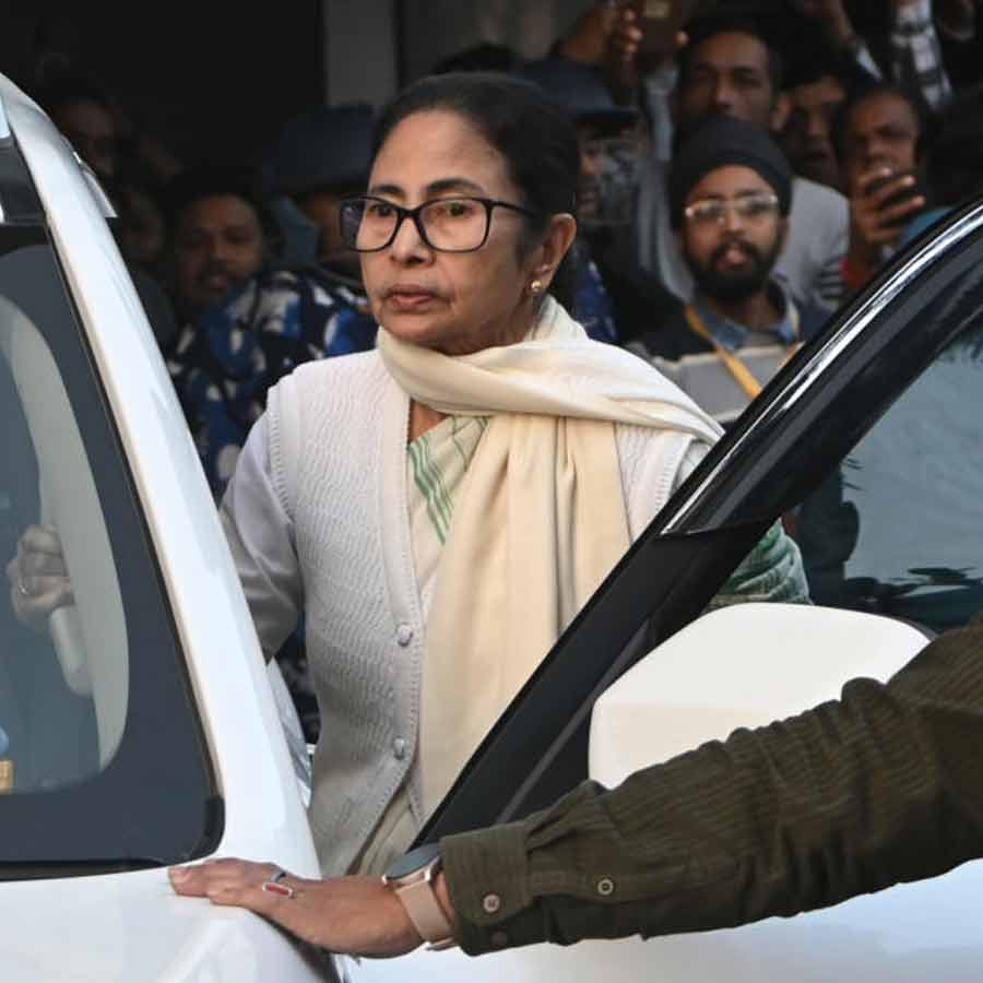 Kolkata police has started recording statements and collecting evidence in Loudon Street and Salt Lake after I-PAC case dgtl