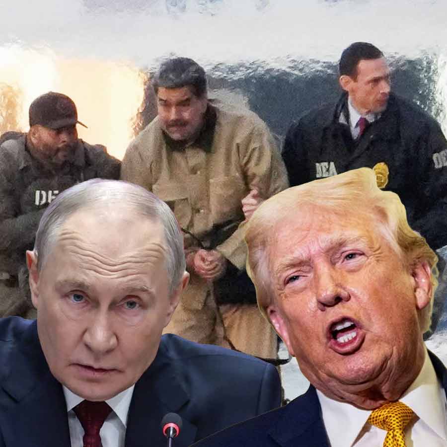 (বাঁ দিকে) রুশ প্রেসিডেন্ট ভ্লাদিমির পুতিন। (ডান দিকে) মার্কিন প্রেসিডেন্ট ডোনাল্ড ট্রাম্প। (পিছনে) ভেনেজ়ুয়েলার প্রেসিডেন্ট নিকোলাস মাদুরো।