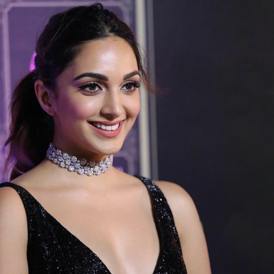 কিয়ারা আডবাণীর মতো জেল্লা পেতে কি ‘স্কিন ফ্লাডিং’ কাজে আসবে?