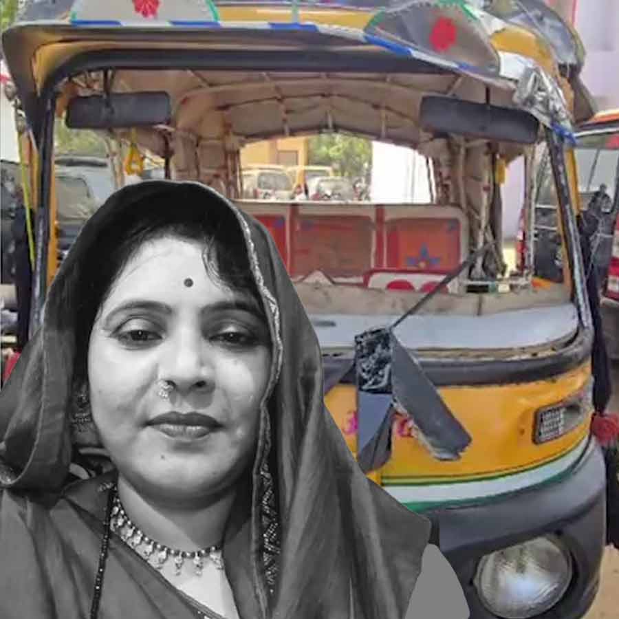 নিহত মহিলা অনিতা চৌধরি। গ্রাফিক: আনন্দবাজার ডট কম।