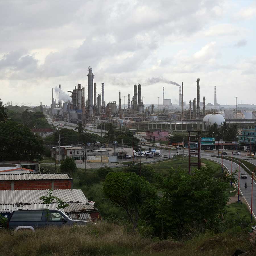 Is China become biggest loser of 10 thousand crore dollars amid US military operation in Venezuela 