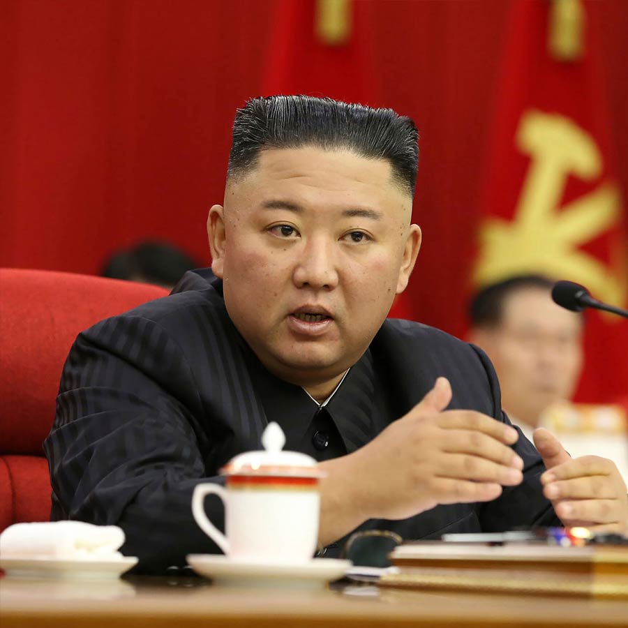 Russia becomes a paper made tiger as oil vessel captured by US Marines in front of Moscow’s nuclear submarine