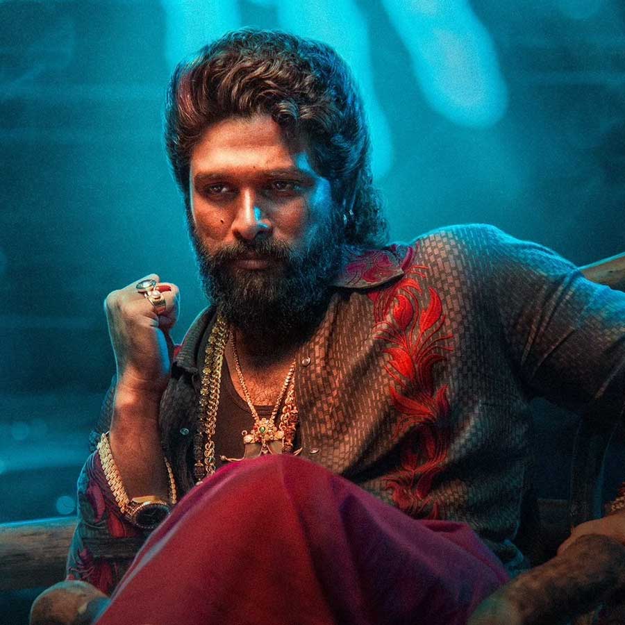 অল্লুর ছবিটি বক্সঅফিসে নজির গড়ে অন্য ভাবেও। ‘পুষ্পা: দ্য রুল— পার্ট ২’ প্রথম ভারতীয় ছবি যা মুক্তি পাওয়ার পর সবচেয়ে কম সময়ের মধ্যে ১ হাজার কোটি টাকার ক্লাবে নাম লিখিয়ে ফেলে।