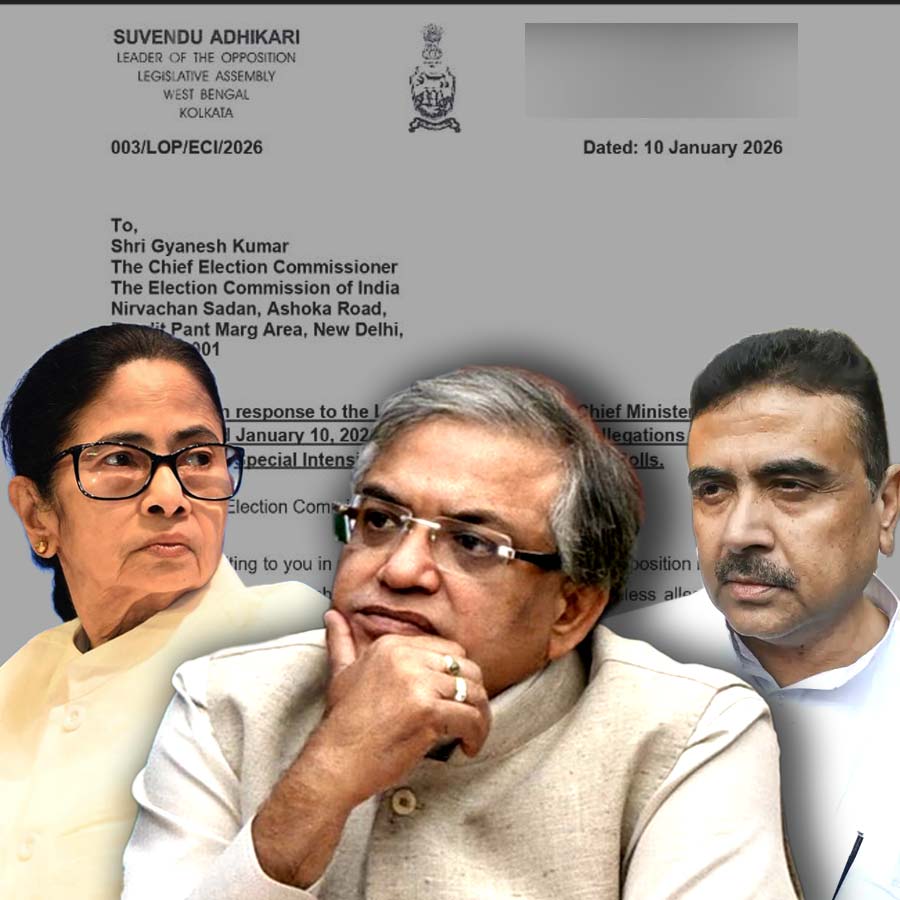 মুখ্যমন্ত্রীর চিঠি দেওয়ার ২৪ ঘণ্টার মধ্যেই নির্বাচন কমিশনার জ্ঞানেশ কুমারকে চিঠি দিলেন বিরোধী দলনেতা শুভেন্দু অধিকারী।