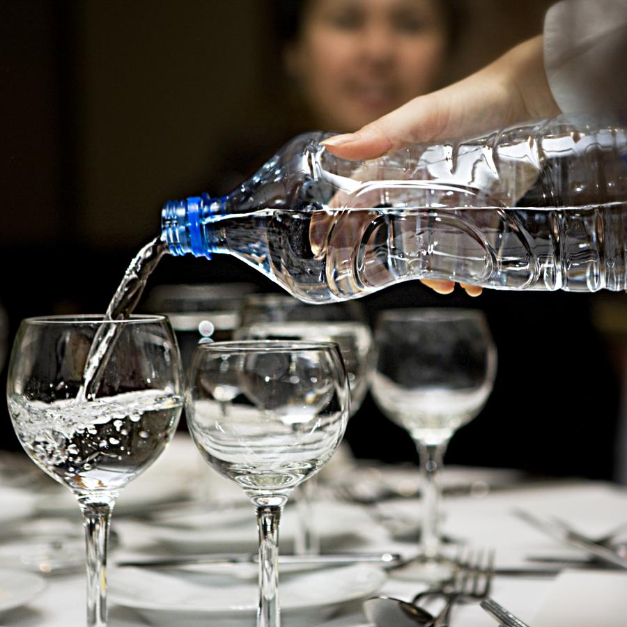 রেস্তরাঁয় জলের দাম বেশি নিলে কী বলবেন?