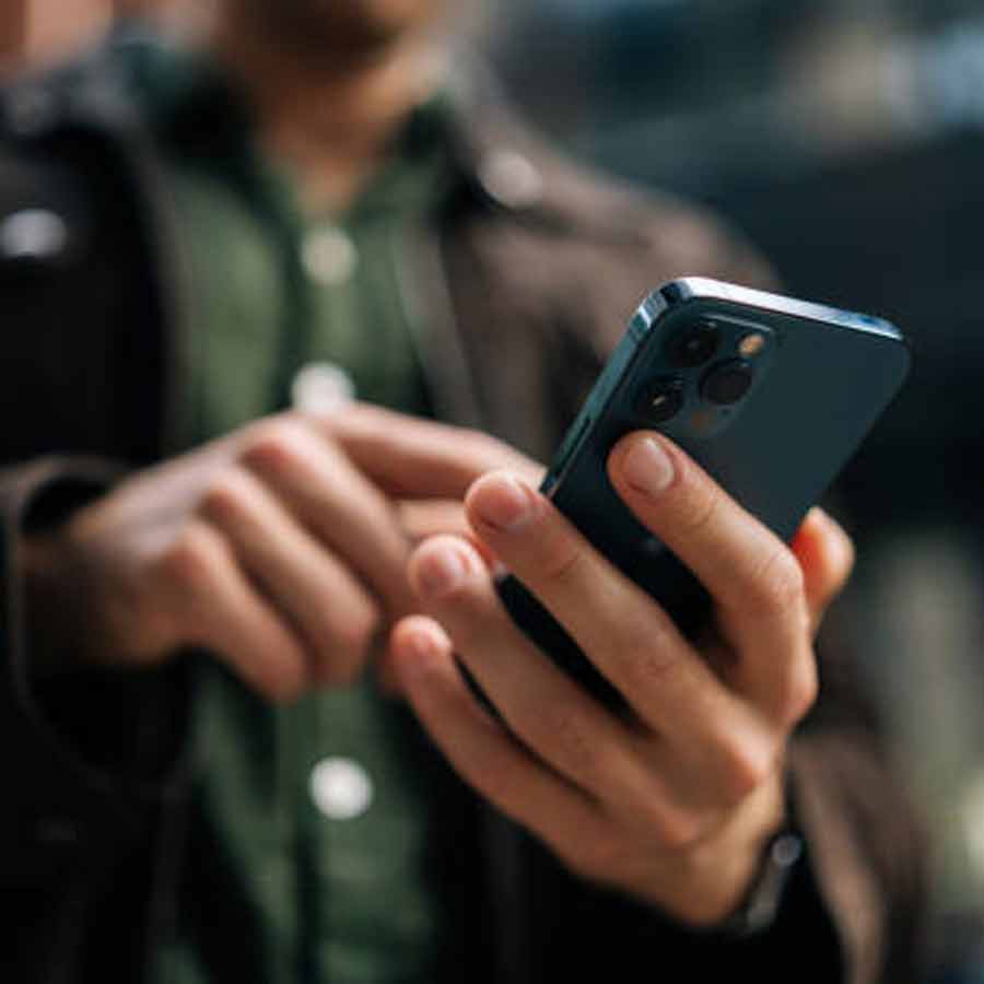 মোবাইল সংস্থাগুলিকে বেশ কিছু প্রস্তাব দিয়েছে কেন্দ্রীয় সরকার।