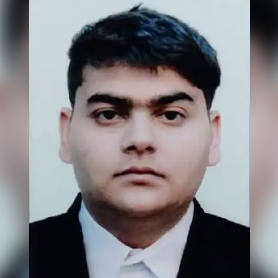 হিমাচল প্রদেশের মার্চেন্ট নেভি অফিসার রিক্ষিত চৌহান।