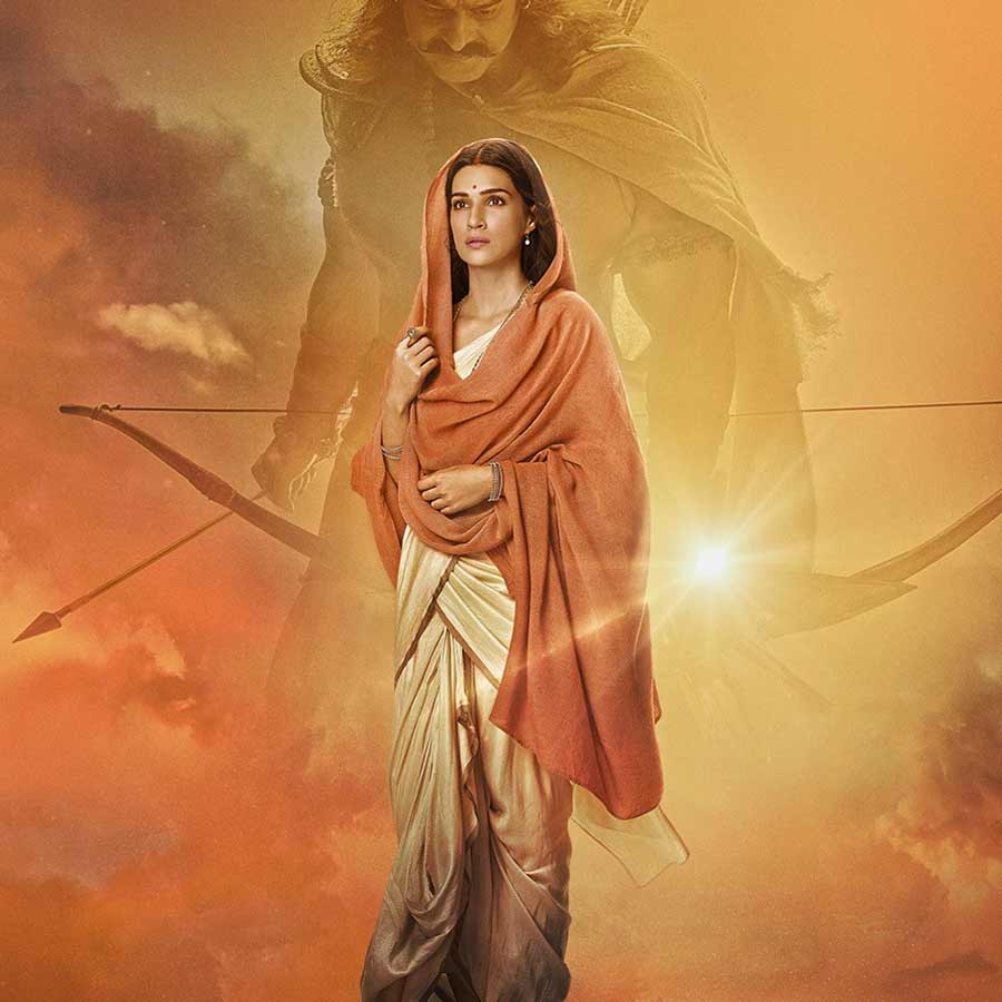 এ-হেন নূপুর কিন্তু দিদির চর্চিত প্রেমিকের ছবিতে অভিনয়ের সুযোগ পেয়েও বাদ পড়েন। ‘আদিপুরুষ’ ছবিতে কৃতির সহ-অভিনেতা ছিলেন দক্ষিণী ফিল্মজগতের জনপ্রিয় নায়ক প্রভাস। কৃতি এবং প্রভাসের সম্পর্ক নিয়ে নানা জল্পনা শুরু হয়েছিল ছবিমুক্তির সময়।