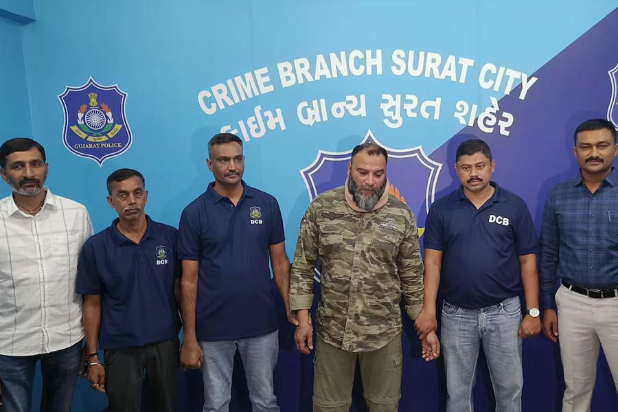 Real life Rehman Dakait of Bhopal Abid Ali aka Rahman Daku who lead several gangs, arrested in Surat