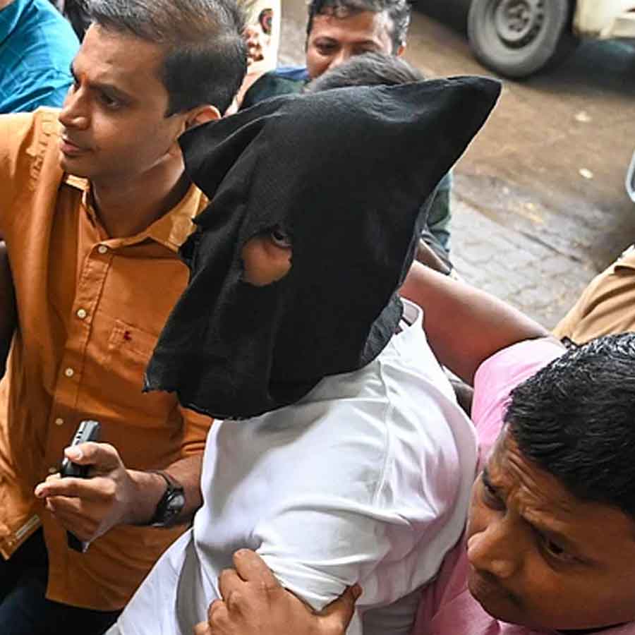 Real life Rehman Dakait of Bhopal Abid Ali aka Rahman Daku who lead several gangs, arrested in Surat