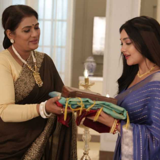 ছোটপর্দায় চরিত্র, শিরিনের সঙ্গে সম্পর্ক প্রসঙ্গে কী বললেন অনিন্দিতা?