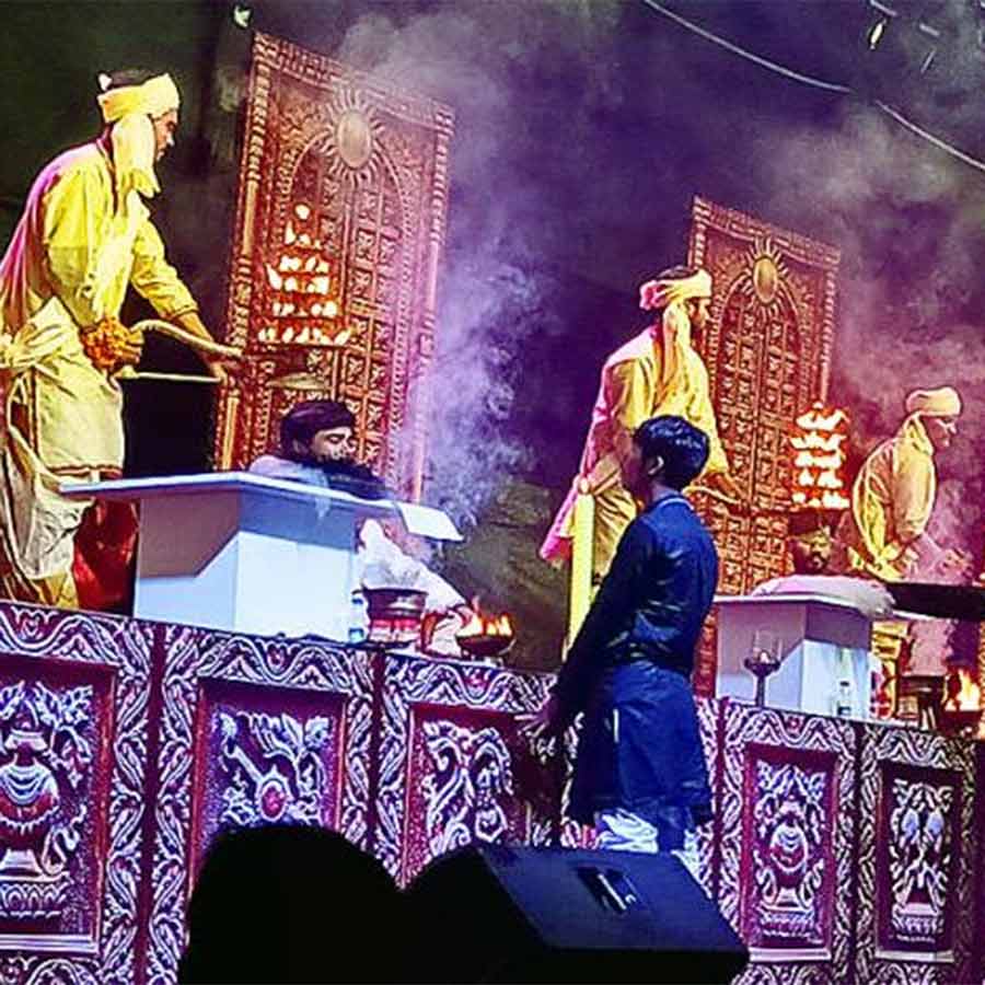 গঙ্গাসাগর মেলায় সাগর-আরতি।