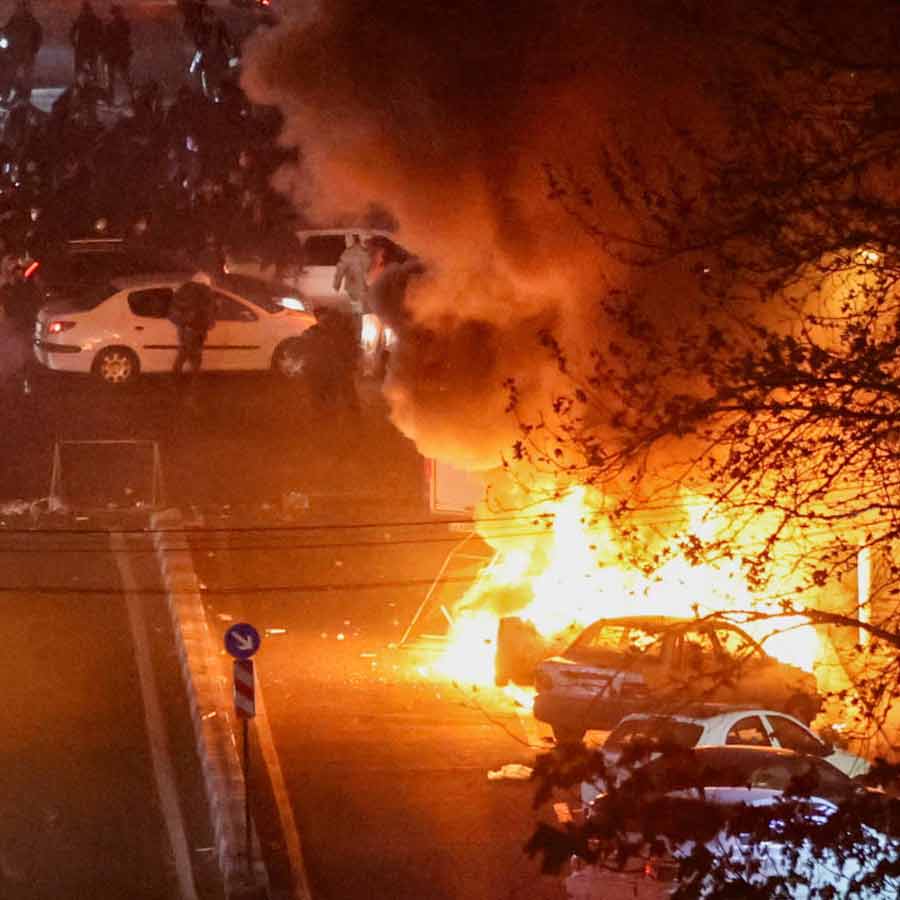 Death toll exceeds 2000 in Iran as security forces launch crackdown on protesters, what is the situation right now dgtl