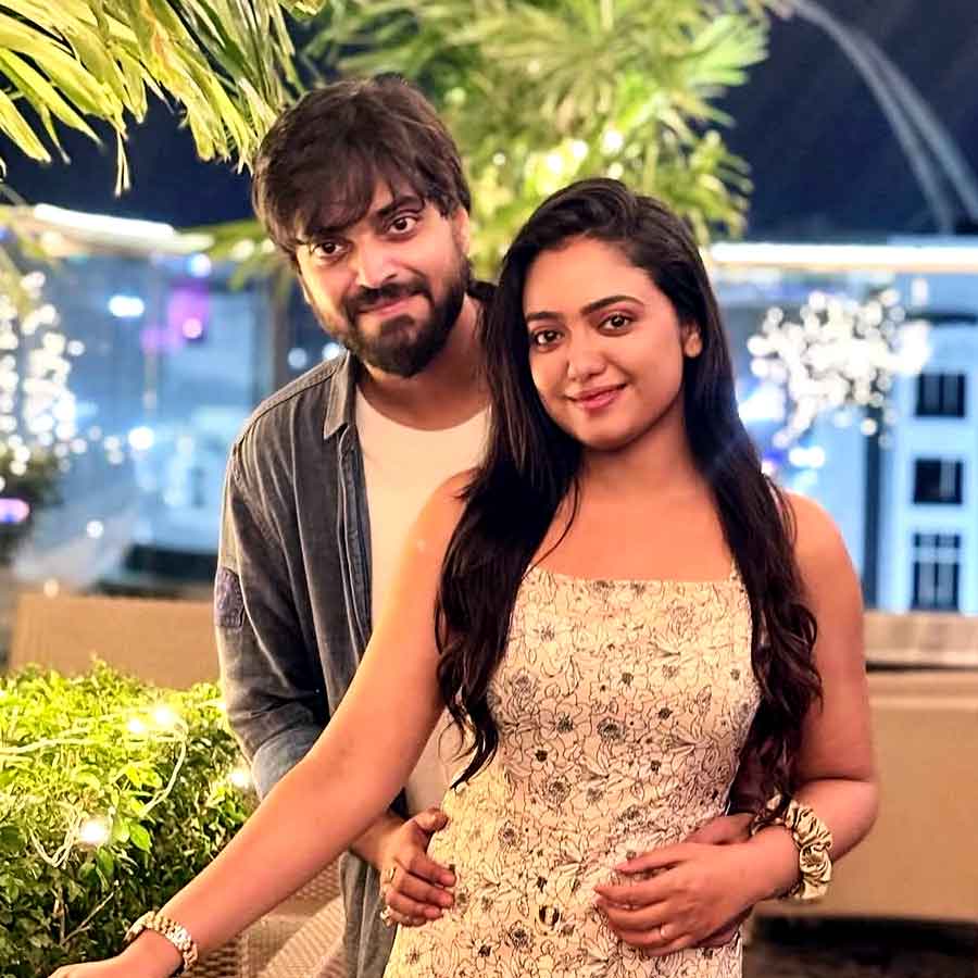 অনুভবকে কী ভাবে সময় দেন অনুষ্কা?