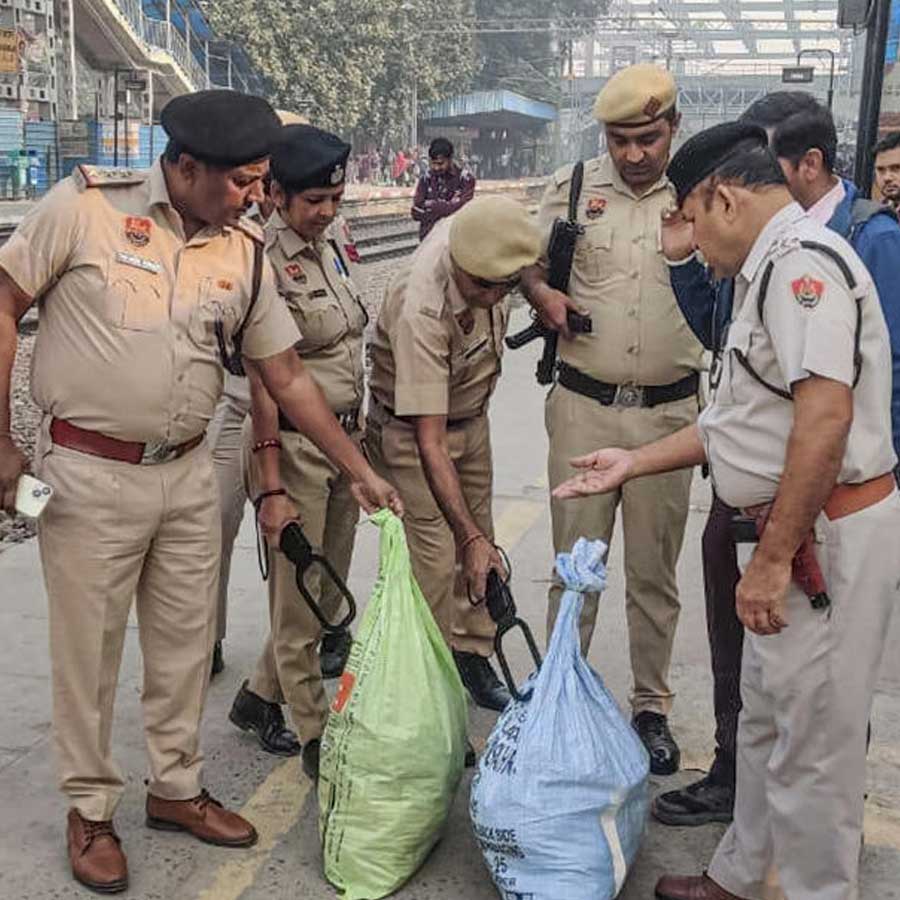 Delhi police arrested 854 people who are in association with crime