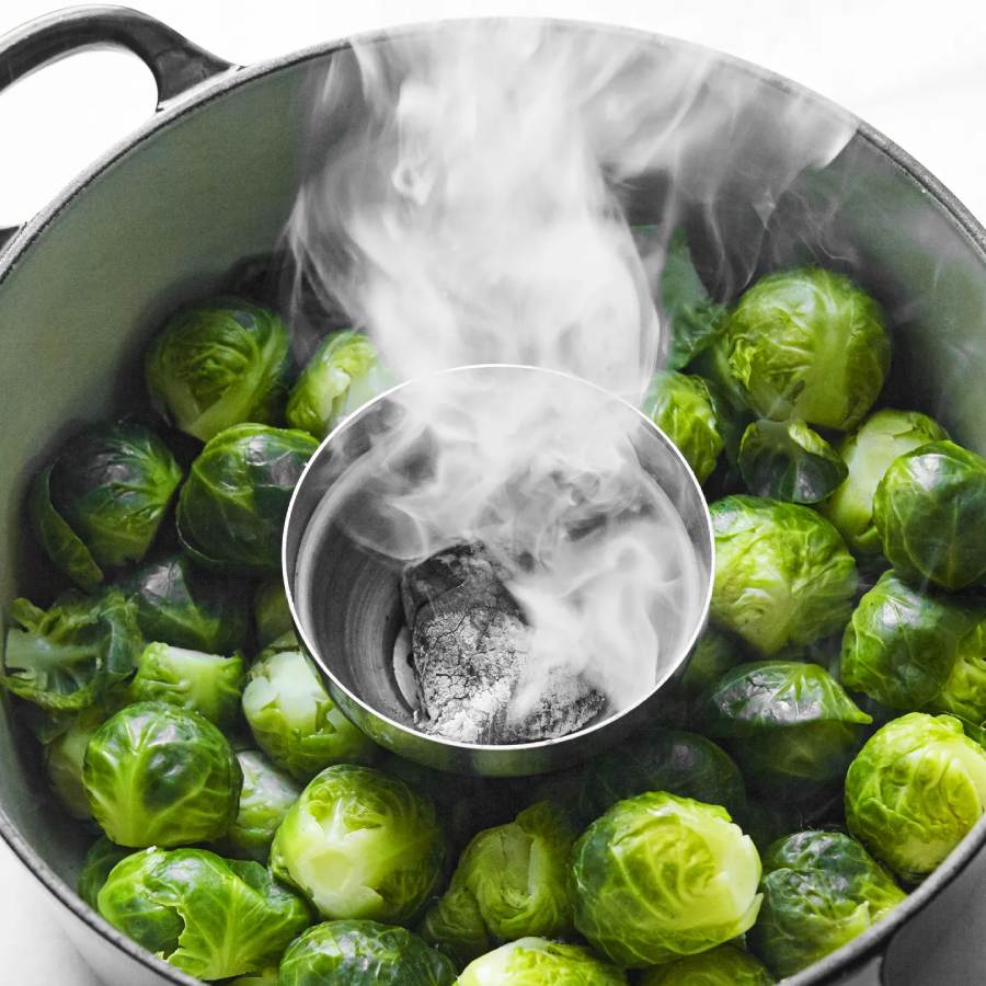 সহজ কৌশলে খাবারে কয়লার উনুনের গন্ধ আনা যায়।