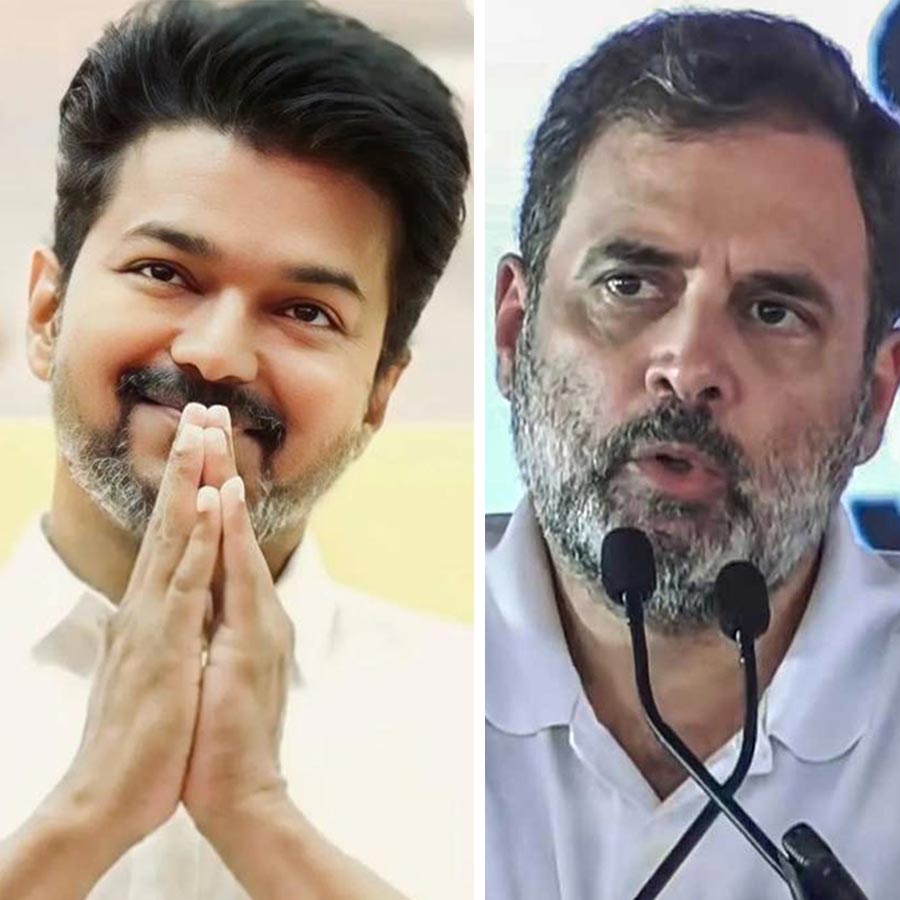 (বাঁ দিকে) ‘থলপতি’ বিজয় এবং রাহুল গান্ধী (ডান দিকে)।