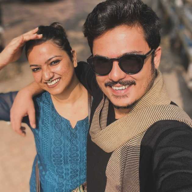 হবু স্ত্রী ঐশিকী ঘটকের সঙ্গে বিশ্বাবসু। 