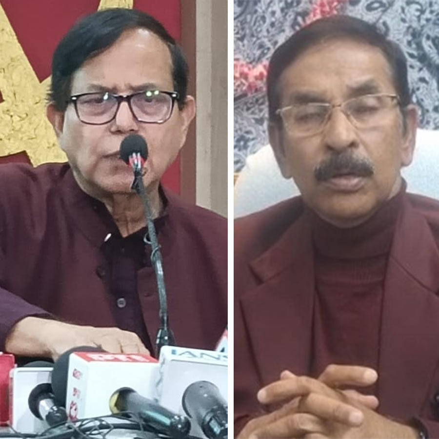 (বাঁ দিকে) মুজফ্ফর আহমেদ ভবনে সিপিএমের রাজ্য সম্পাদক মহম্মদ সেলিম এবং বিধান ভবনে প্রদেশ কংগ্রেস সভাপতি শুভঙ্কর সরকার (ডান দিকে)।