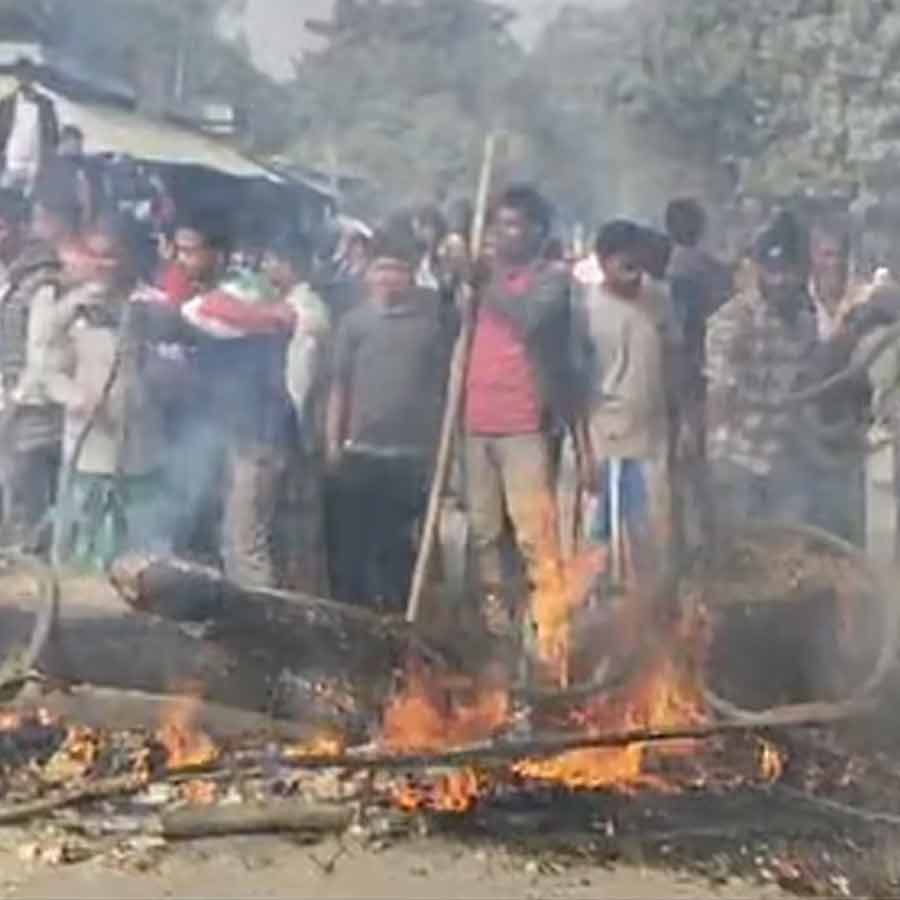 Government office vandalised in Uttar Dinajpur during SIR protest dgtld