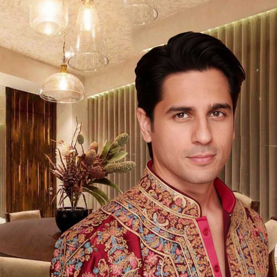 কত সম্পত্তির মালিক সিদ্ধার্থ?