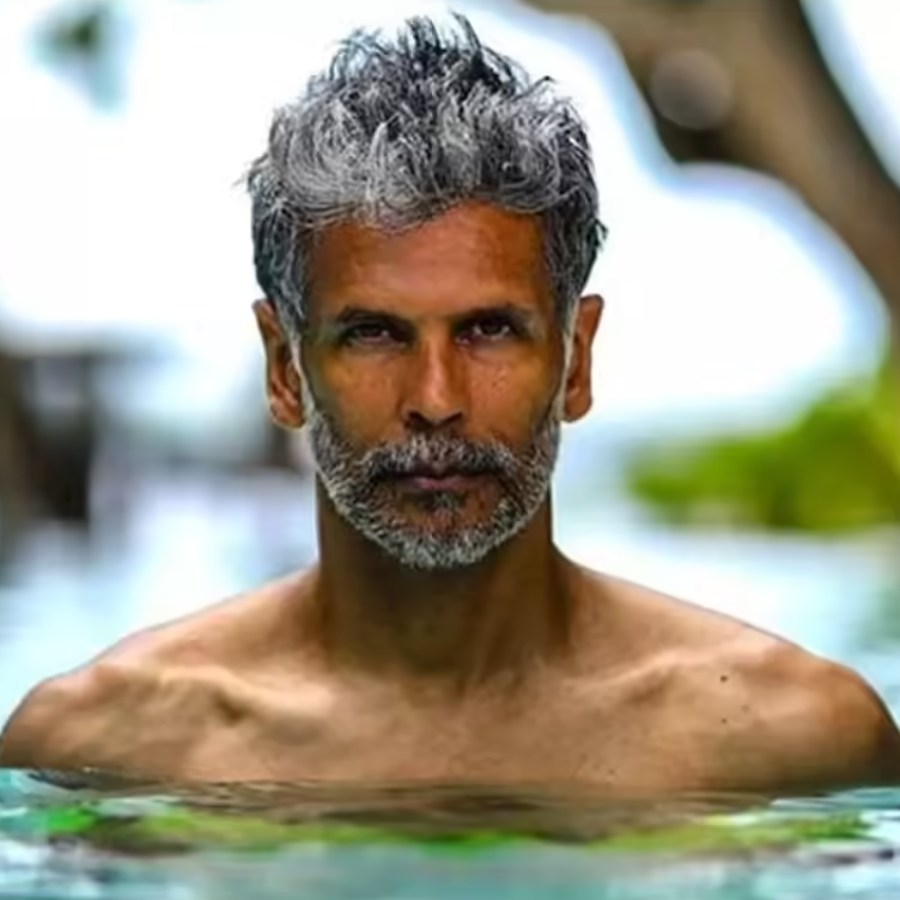 মিলিন্দ সোমনের যাপন।