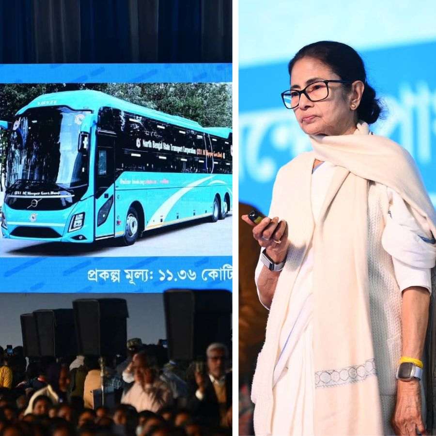 ভলভো বাস পরিষেবার উদ্বোধন করলেন মুখ্যমন্ত্রী মমতা বন্দ্যোপাধ্যায়।
