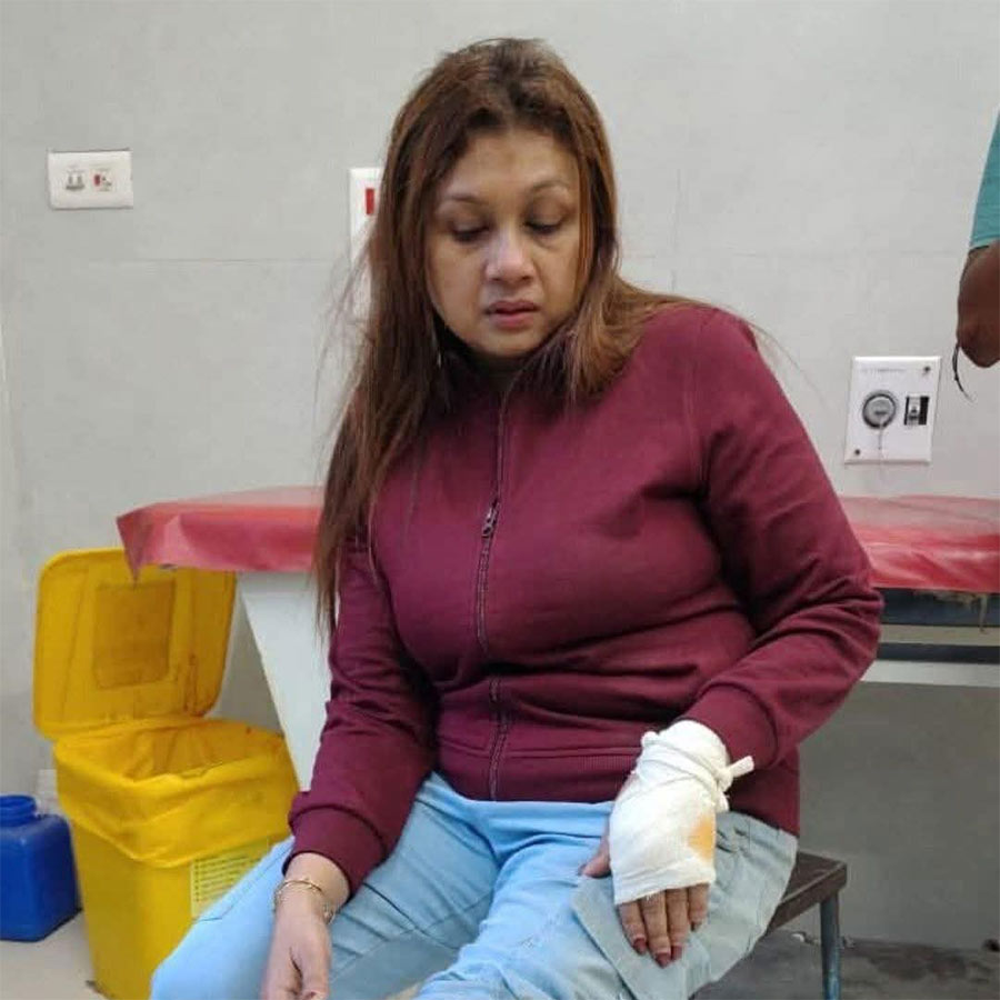 Mamata Banerjee and Governor CV Anand Bose condemn the attack on journalists in Beldanga dgtld