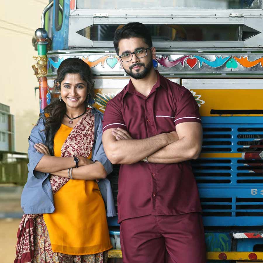 নতুন ধারাবাহিকে মিষ্টি সিংহ রায় এবং ইন্দ্রনীল চট্টোপাধ্যায়।