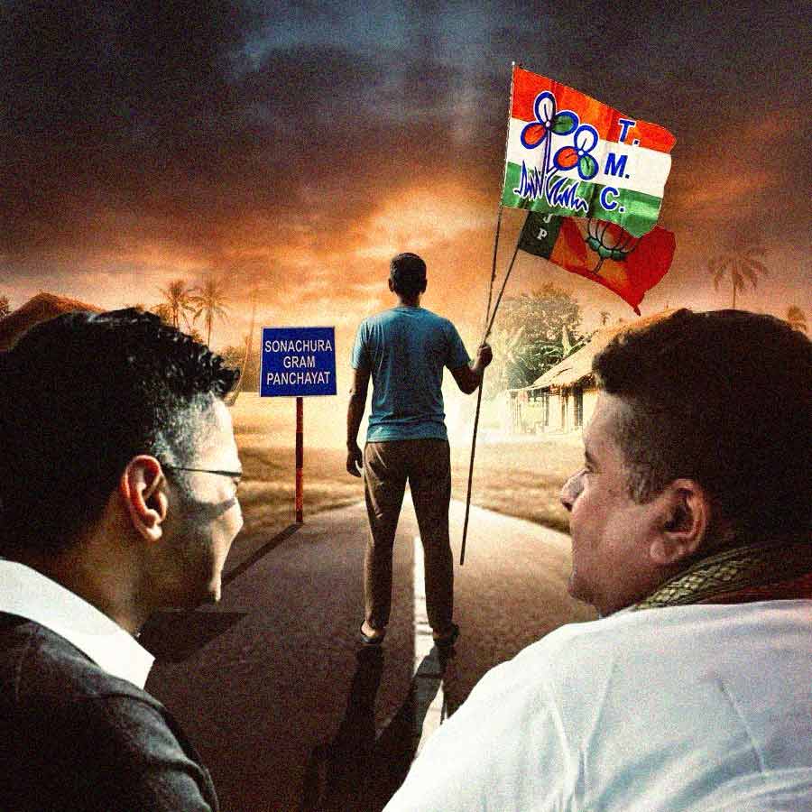 A section of party workers keep in touch with Suvendu Adhikari, there is an atmosphere of suspicion in the TMCs organization in Nandigram