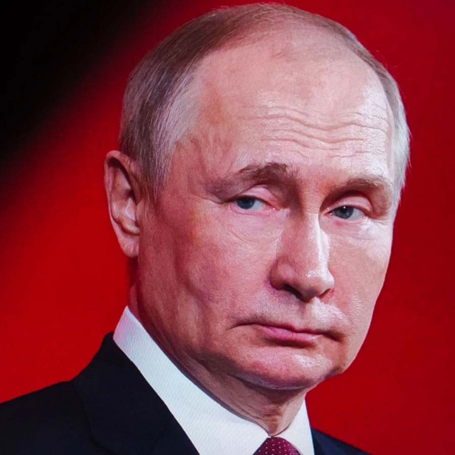 Russian President Vladimir Putin expels British diplomat alleging espionage against Moscow 