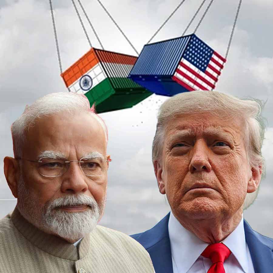 (বাঁ দিকে) ভারতের প্রধানমন্ত্রী নরেন্দ্র মোদী এবং আমেরিকার প্রেসিডেন্ট ডোনাল্ড ট্রাম্প (ডান দিকে)।