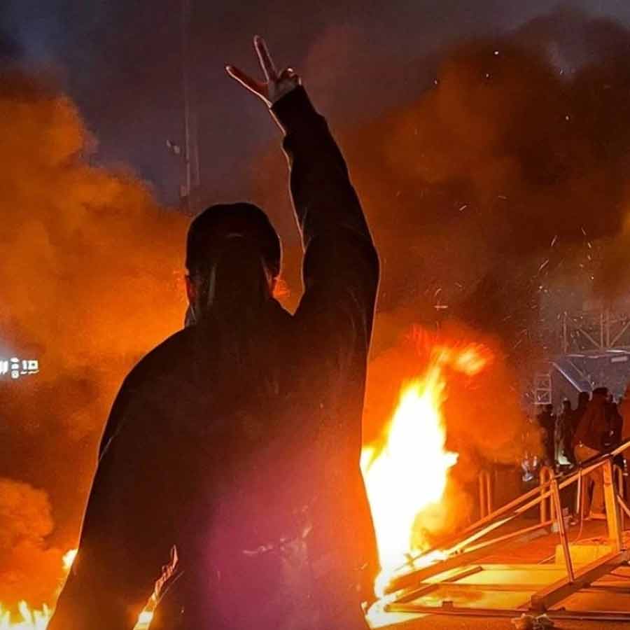 এখনও বিক্ষোভ চলছে ইরানে।