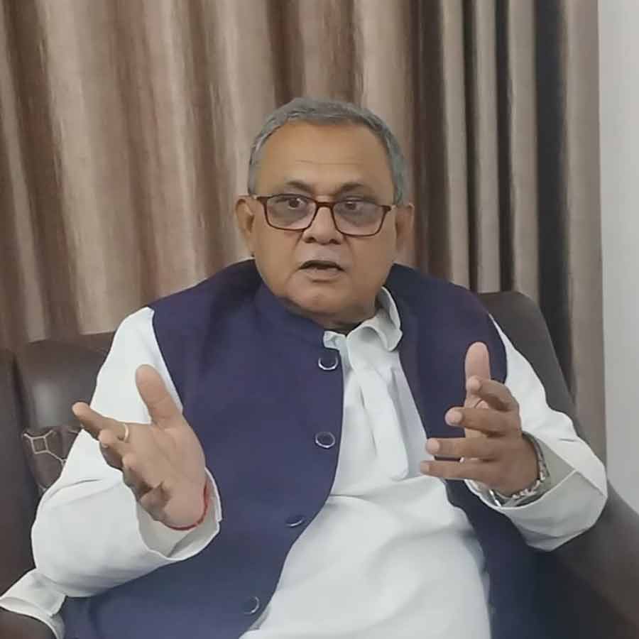 Will they not be beaten up with shoes? Ballia MP Sanatan Pandey furious over not being made chief guest in a programme of Railway