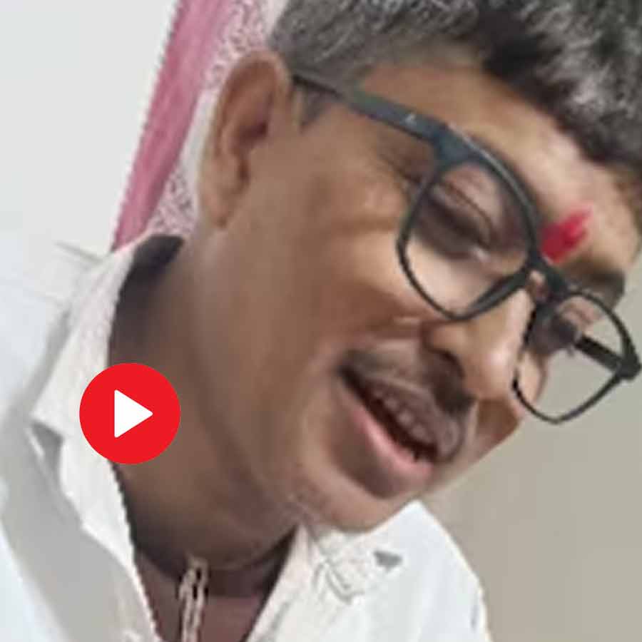 Video shows father gets love poet by son’s lover on his birthday, read them loud
