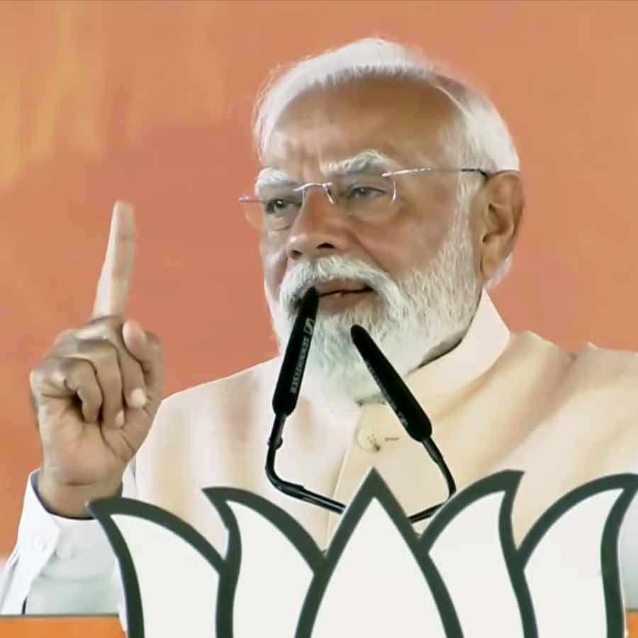 মালদহের জনসভায় প্রধানমন্ত্রী নরেন্দ্র মোদী।