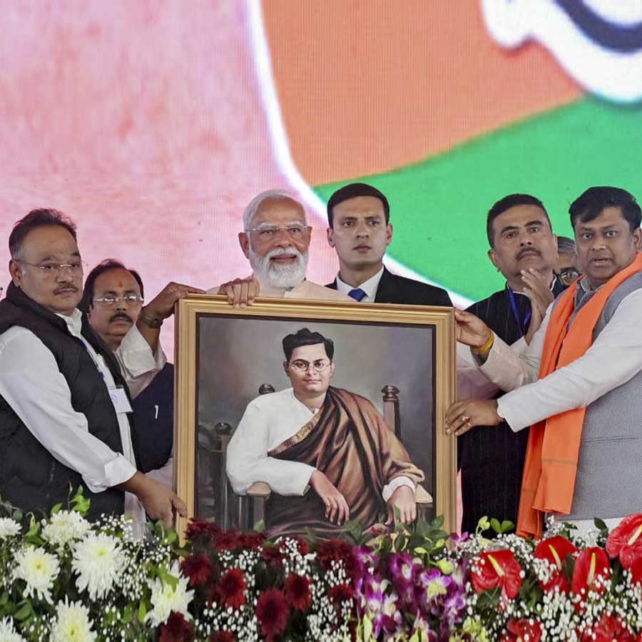 TMC MP’s father’s photo in PM Modi’s hands, Mention about him in PM’s speech too, What the MP is saying on this