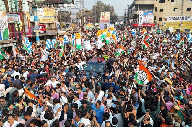 বহরমপুরের রোড শোয়ে অভিষেক বন্দ্যোপাধ্যায়।